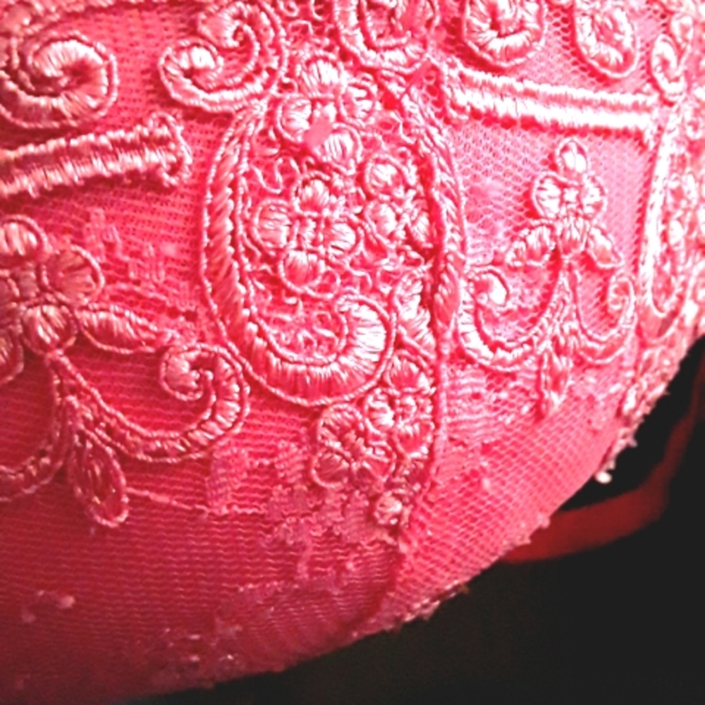 Wonderbra - Picture 8 of 10